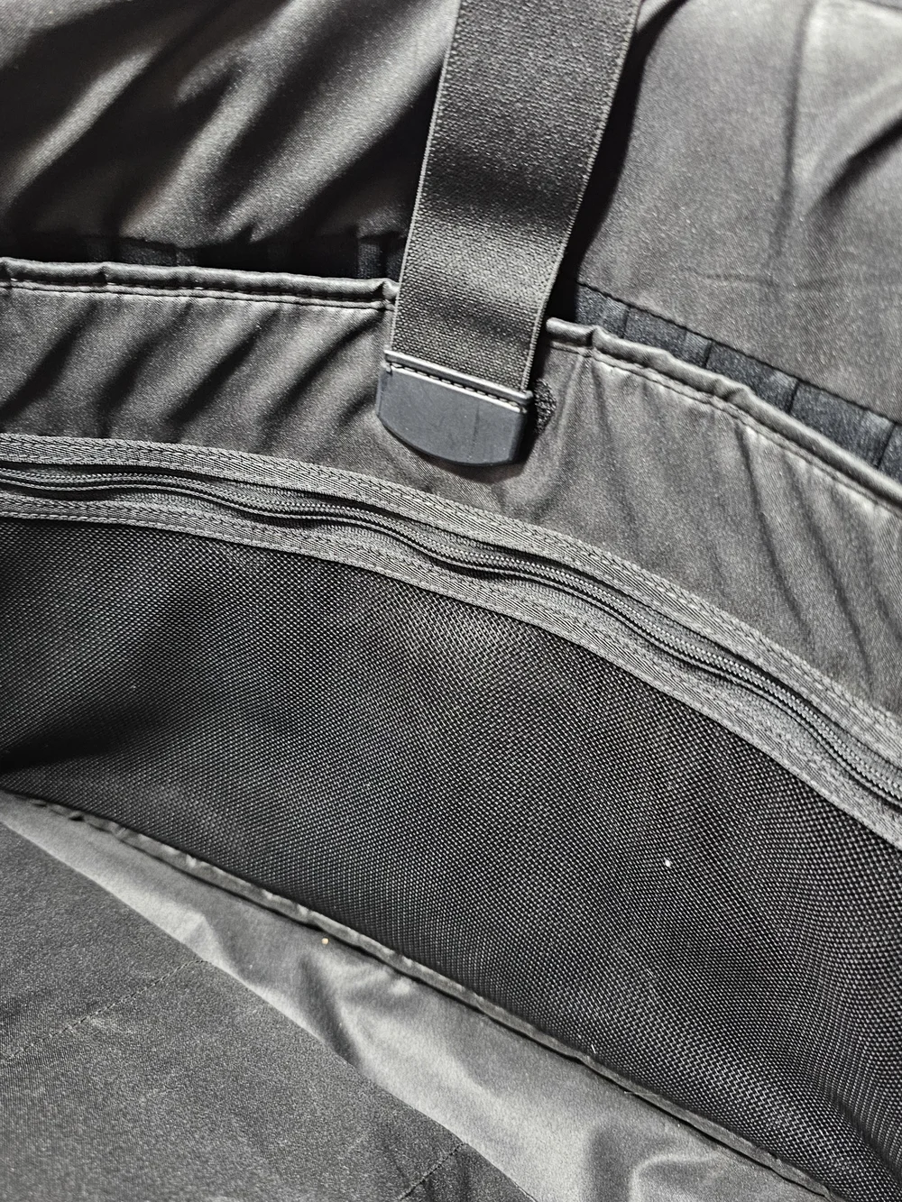 Tumi Tech Ballistic Nylon Computer Travel Messenger Shoulder Bag Black 57117D